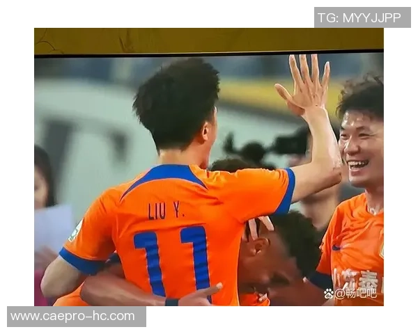 陕西足球明星盘点：那些在绿茵场上闪耀的传奇人物与他们的故事